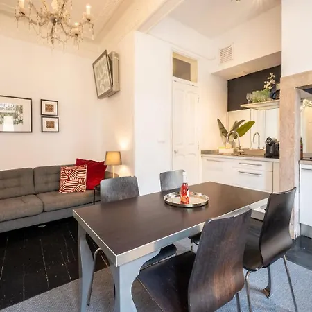 Apartment Elegant W Balcony In Bairro Alto *