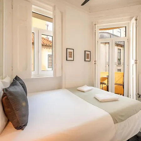 Apartment Elegant W Balcony In Bairro Alto Lisbon
