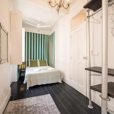 Elegant W Balcony In Bairro Alto Apartment *