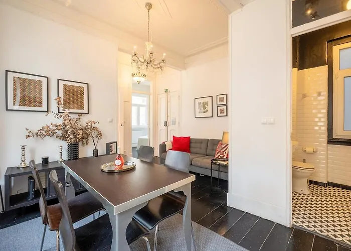 Apartment Elegant W Balcony In Bairro Alto Lisbon