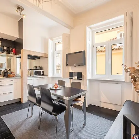 Elegant W Balcony In Bairro Alto ליסבון
