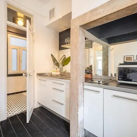 Elegant W Balcony In Bairro Alto Apartamento