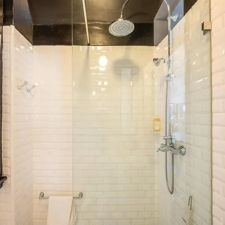 Elegant W Balcony In Bairro Alto Apartamento Lisboa